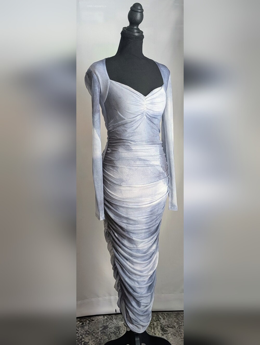 NWT Express Blue Print Mesh Sweetheart Neckline Ruched Midi Dress Size S